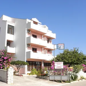 apartments-katarina-sveti-petar.hotelinzadar.com/
