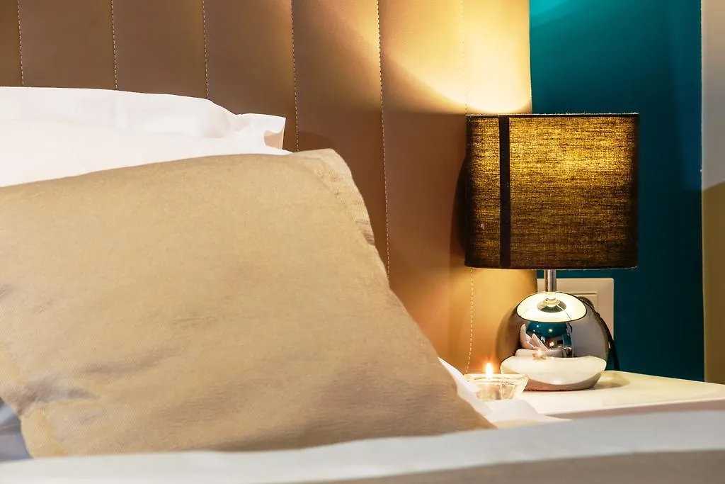 Riva Luxury Rooms Split 4*,